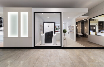 Showroom Electronica L105. Carrara Dark, 6301. Fruit, 6901 Black Metal