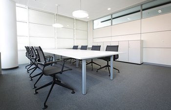 pinatec Konferenztisch