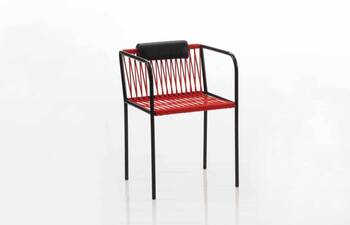 Les Copains bungee chair with armrests