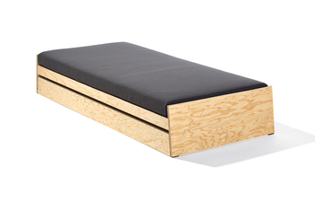 Lönneberga staple bed with alma