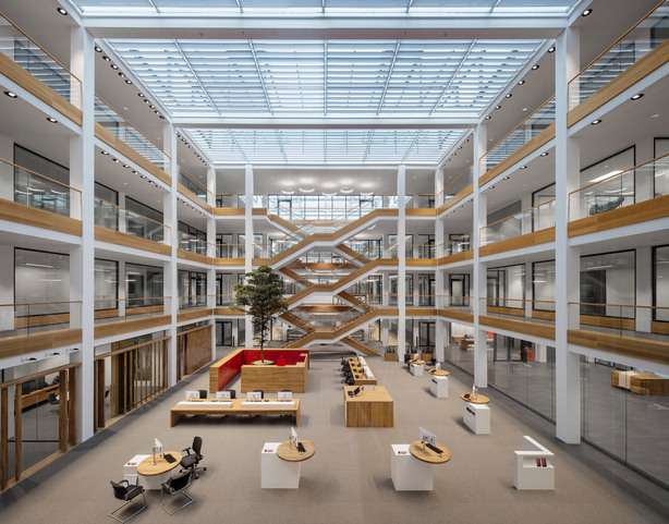 Wilkhahn has individual solutions for a pioneering bank building ...