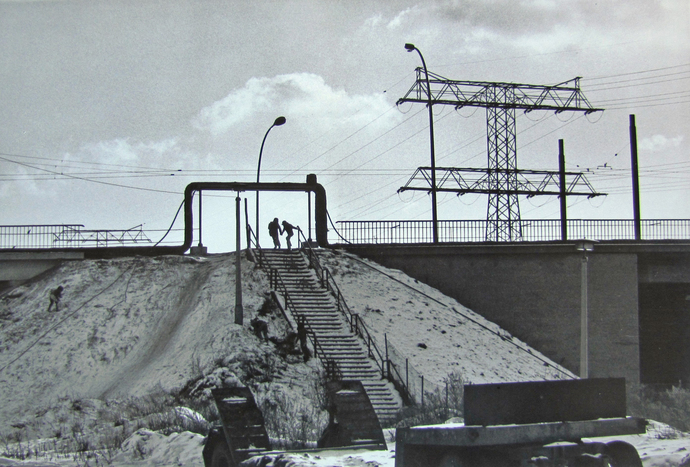 Sybille Bergemann was quite a famous photographer from East Berlin. She was interested in the everyday environment and in the human action which basically defines the spaces of our cities.