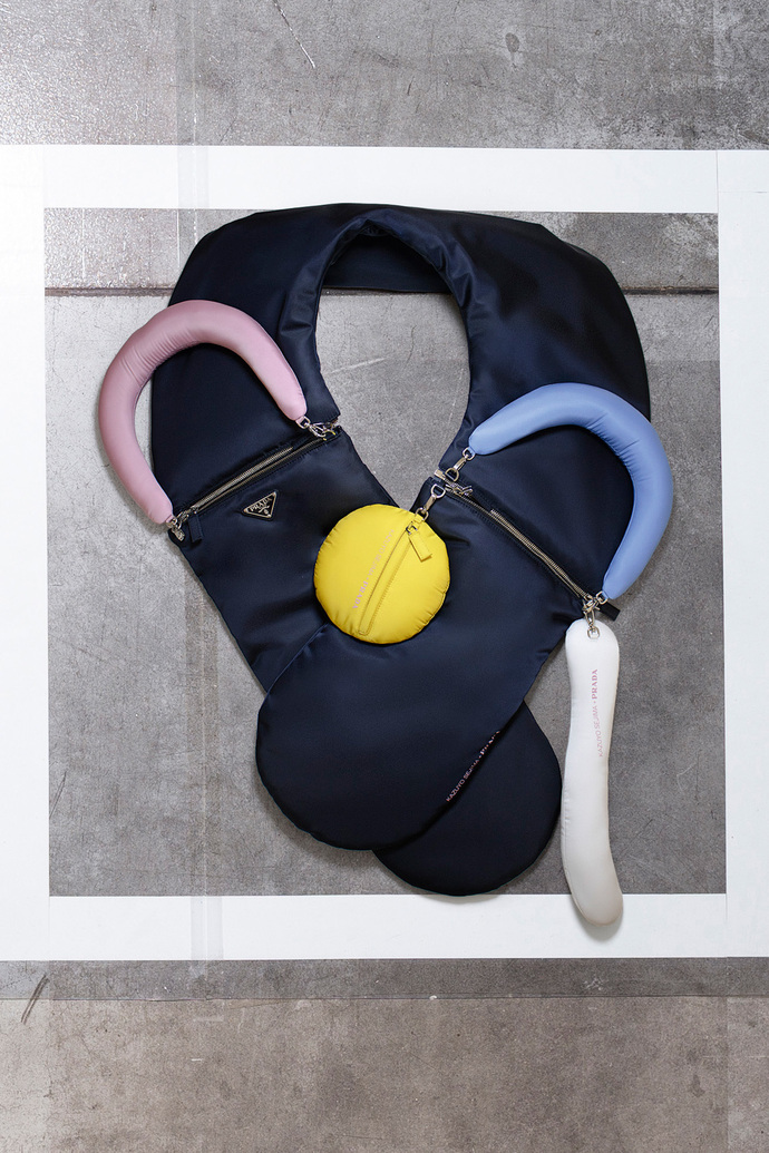 "yooo bag"/ "daln bag" by Kazuyo Sejima is neck pillow and shoulder bag in one.