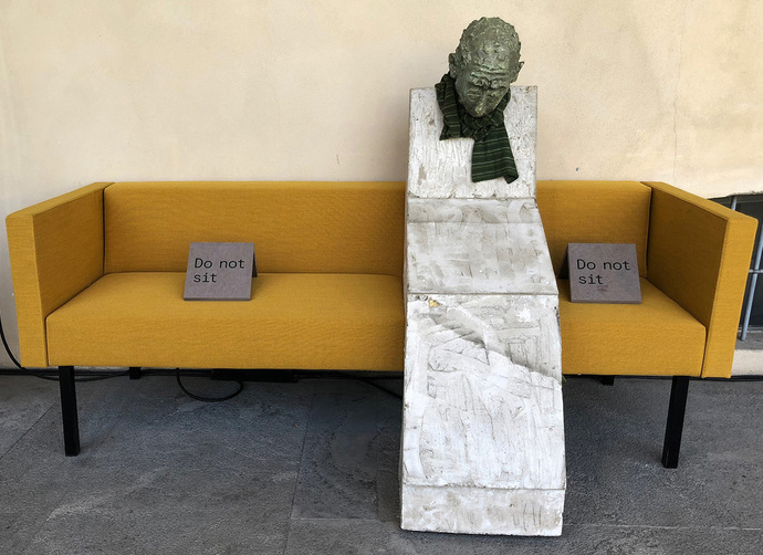 Sander Breure & Witte van Hulzen and the "No idea couch"