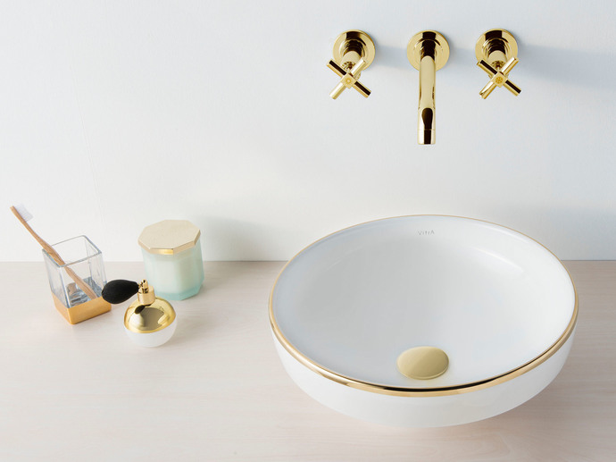 Goldrand: Das Waschbecken "Water Jewels" wurde von Matteo Thun für VitrA entworfen und ist auch mit Kupfer- und Platinumverzierung erhältlich.