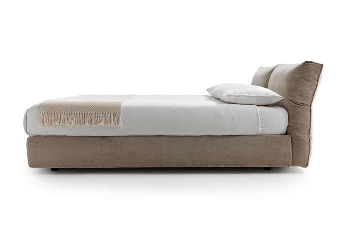 Flexform Newbridge Soft Bed 2