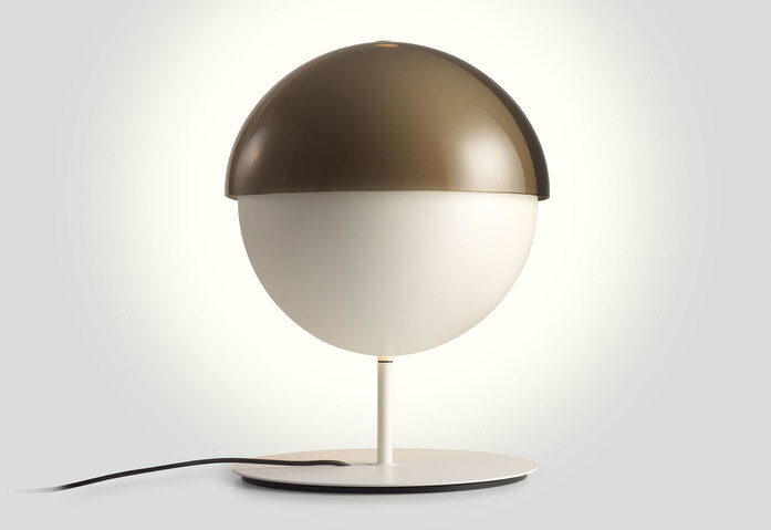 Theia Table Freisteller4
