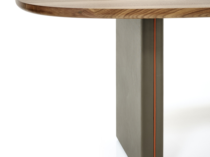 Merwyn Table Oval Detail