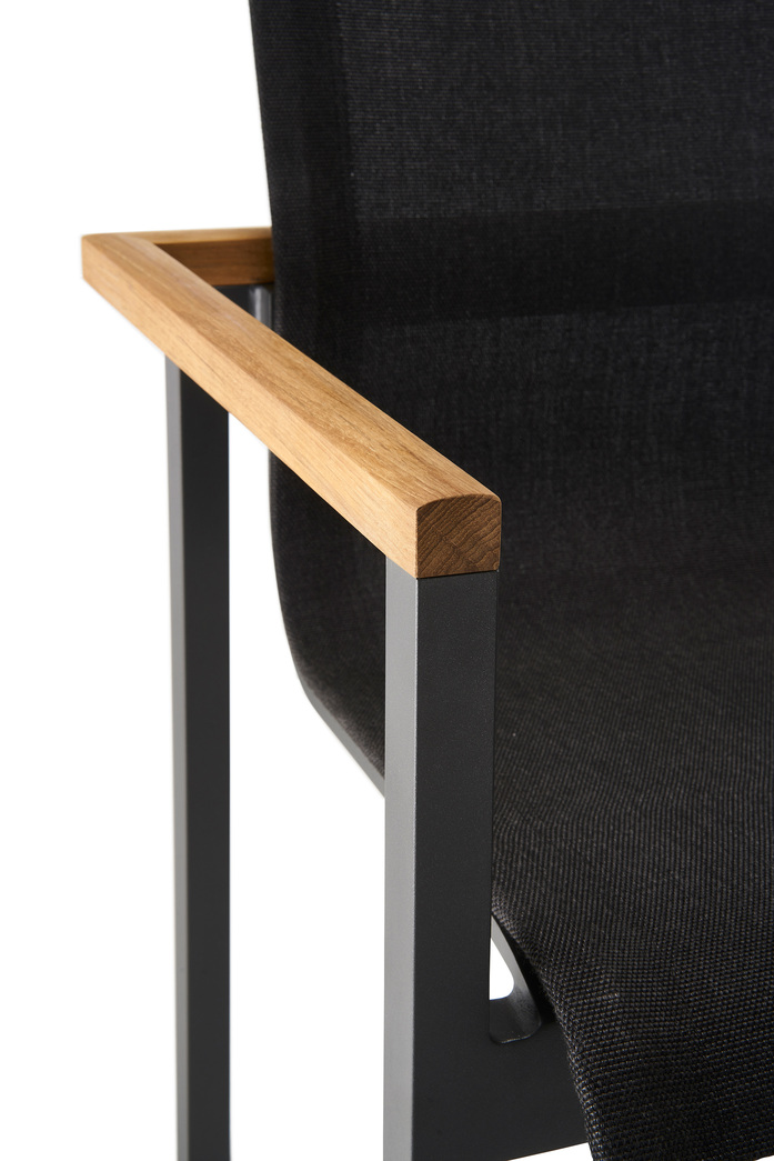 Solpuri Sky Stapelsessel Anthracite Teak Arm Detail 01