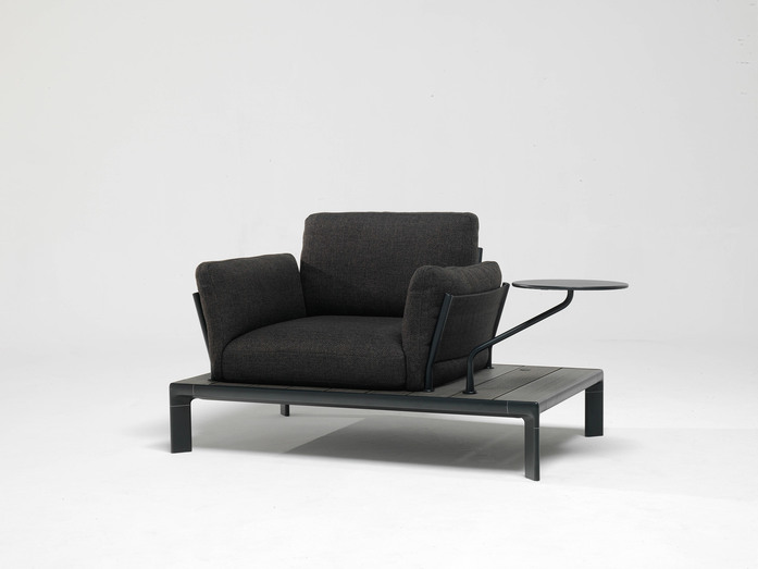 07 Tami Armchair Sidetable