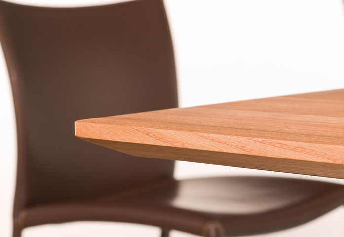 1280 Atlas Holz Detail 8 B9 S0685