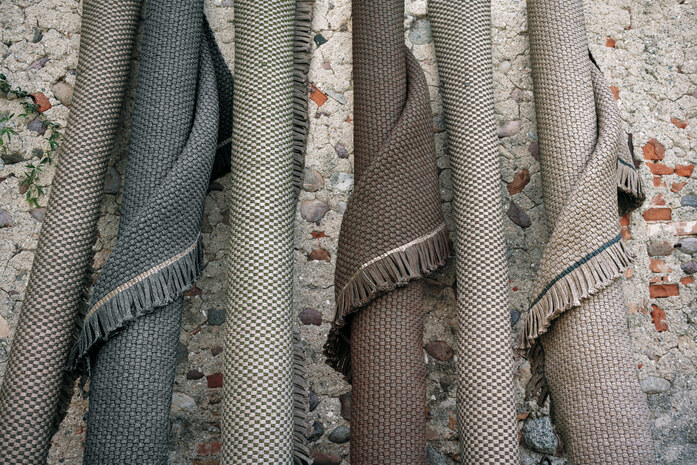1 Knot Rugs