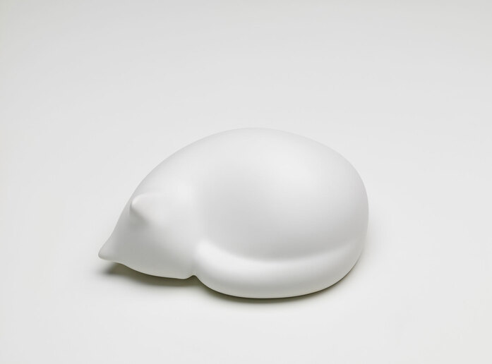 2371384 Resting Cat White Master