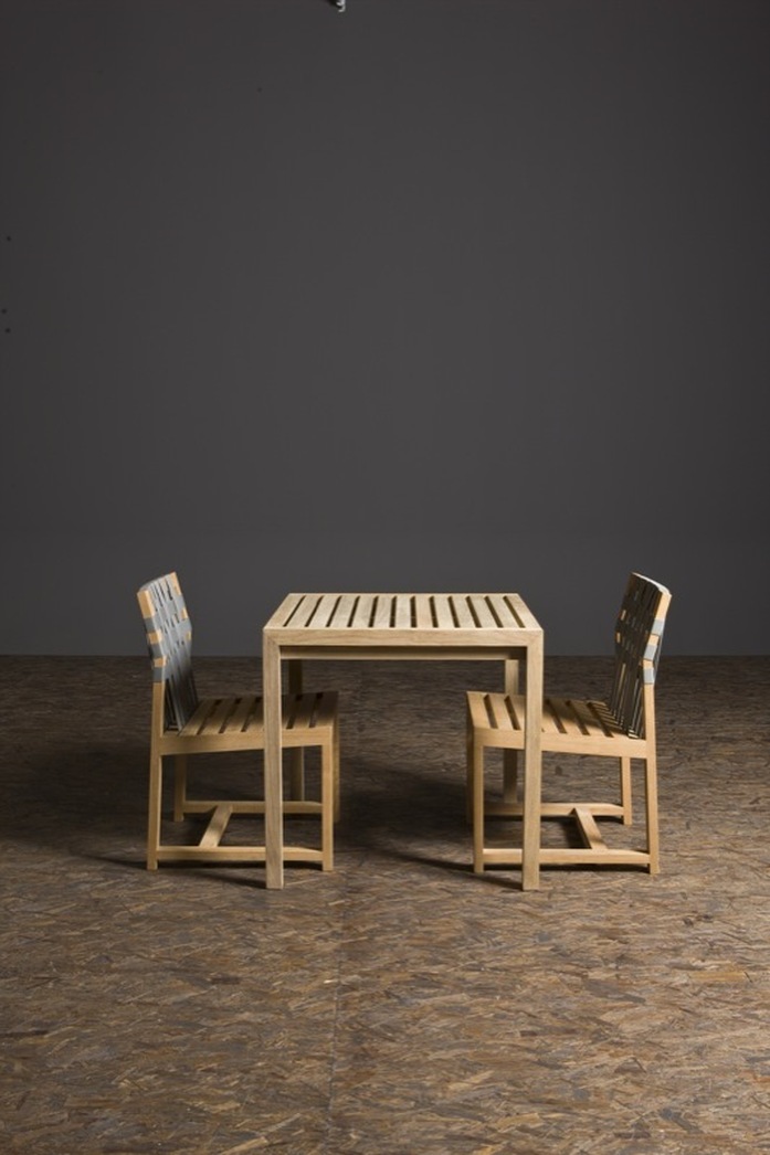 2 Plaza Table