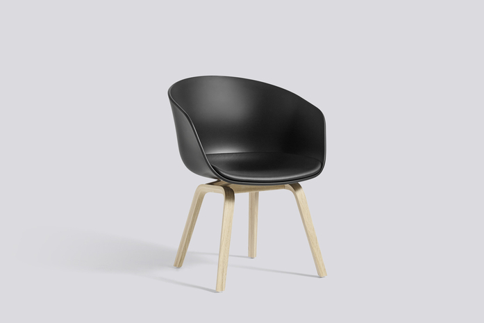 Aac42 Oak Matt Lacquer Base Black Seat Leather Sierra Black