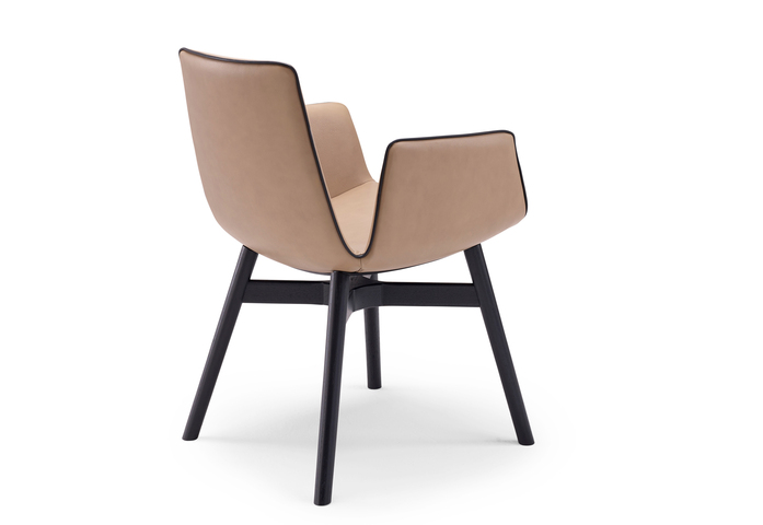 Amelie Armchair Kreuzzarge 3