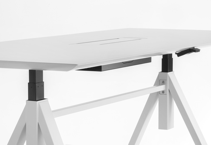 Arki Table Reg 04 Zoom