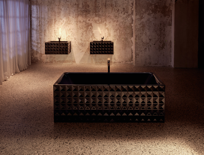 Bette Loft Ornament Schwarz 01