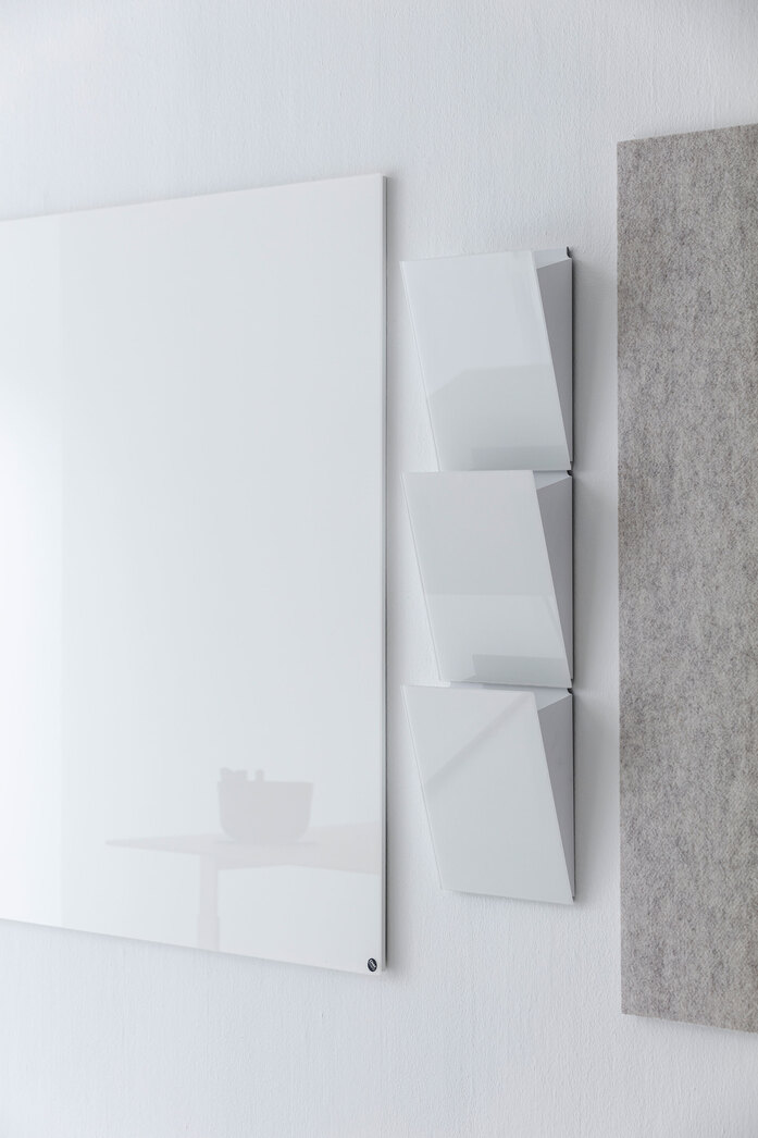 Chat Board Magazine Rack Ambient 02