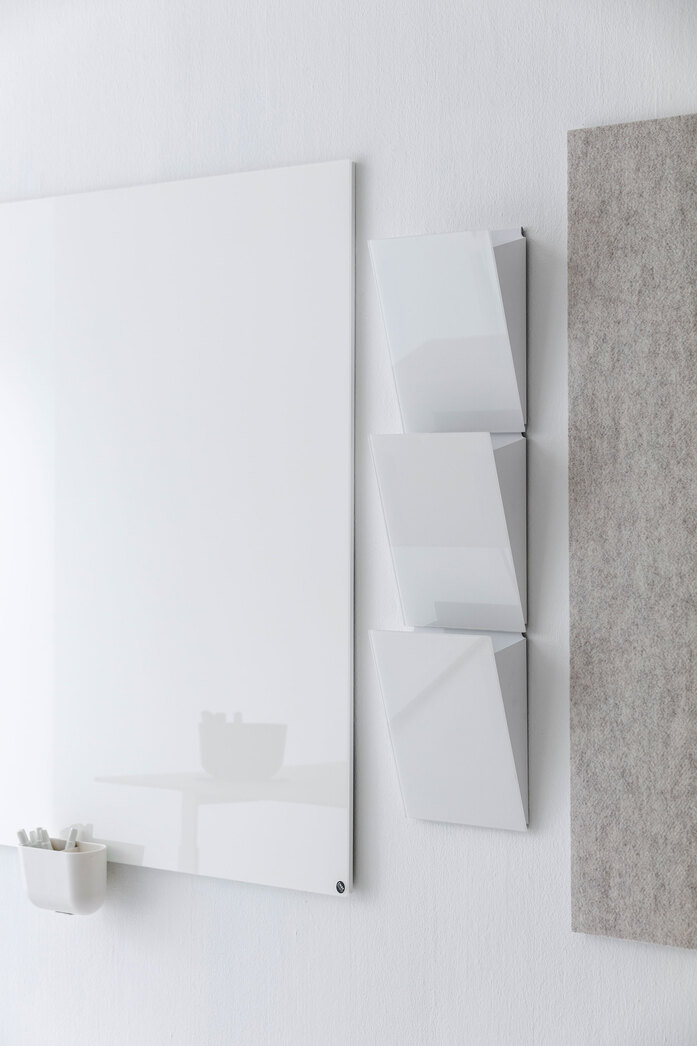 Chat Board Magazine Rack Ambient 03