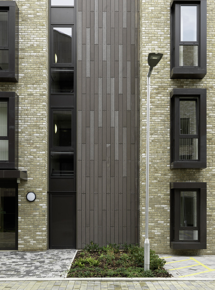 Caledonia Road 05