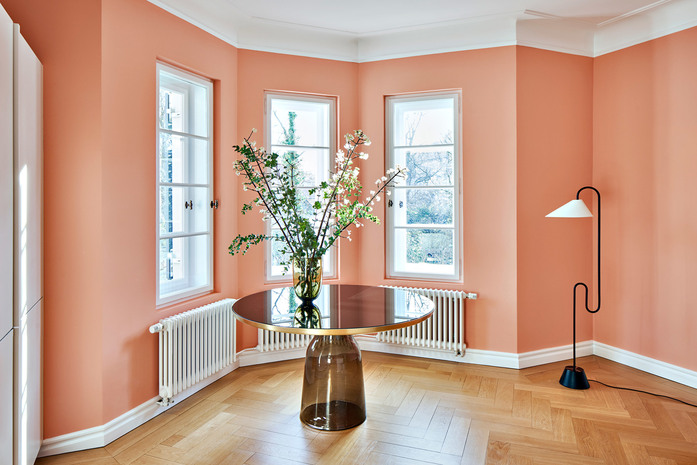Classi Con Bell High Table Roattino Floor Lamp Hz Photo Elias Hassos