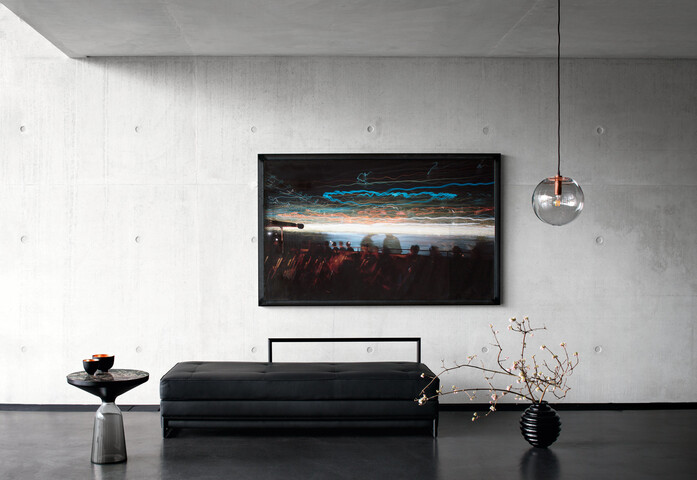 Classi Con Bell Side Table Day Bed Selene Pendant Lamp Photo Hassos