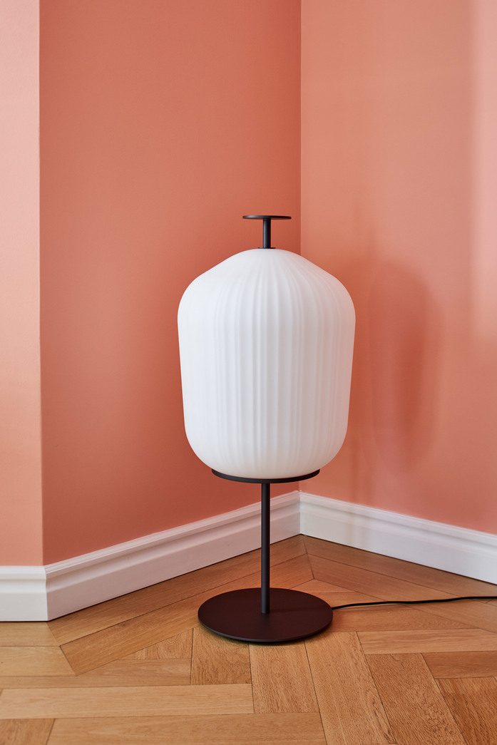 Classi Con Plissee Floor Lamp Bronze Light Off Photo Elias Hassos