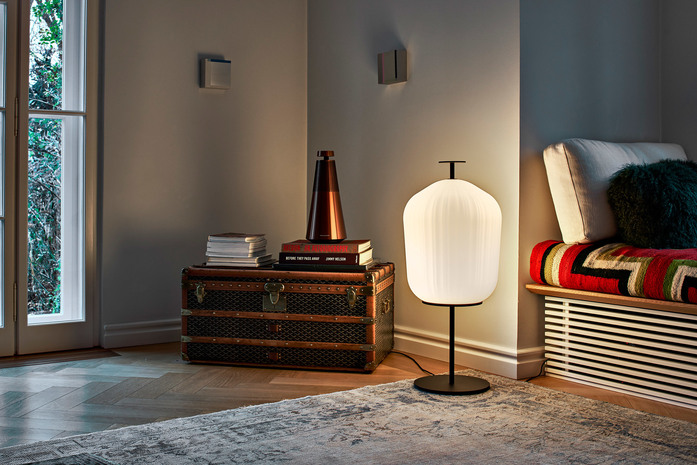 Classi Con Plissee Floor Lamp Hz Photo Elias Hassos