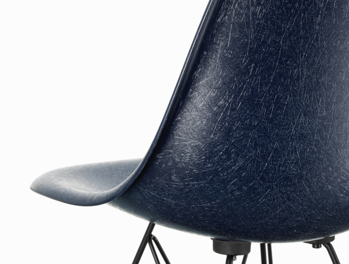 Eames Fiberglass Chair 1957114 Master