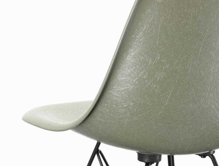 Eames Fiberglass Chair 1957115 Master