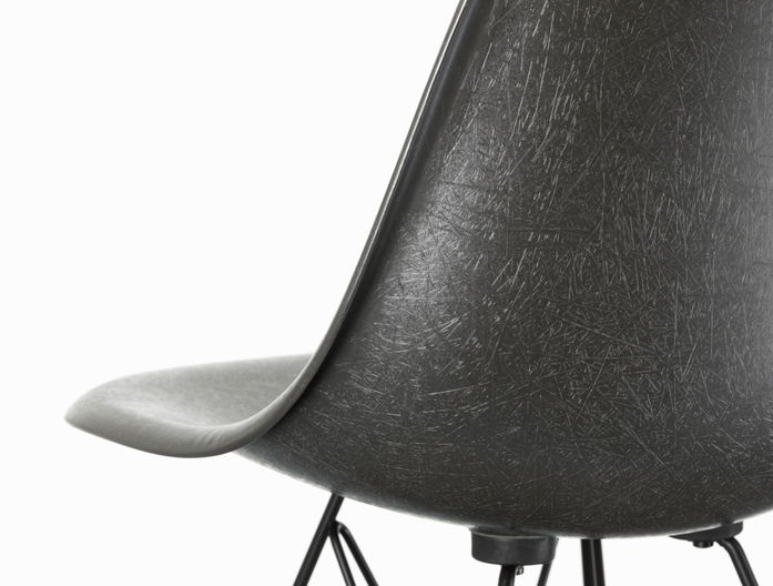 Eames Fiberglass Chair 1957116 Master