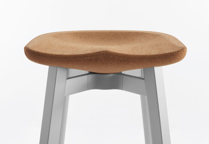 Emeco Su By Nendo Cork Seat Front Close Up Detail2