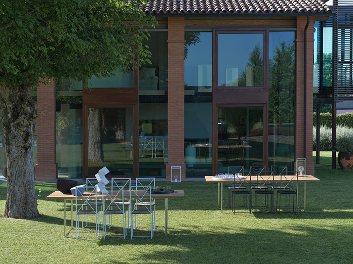Flexform Levante Dining Tables Moka Chairs