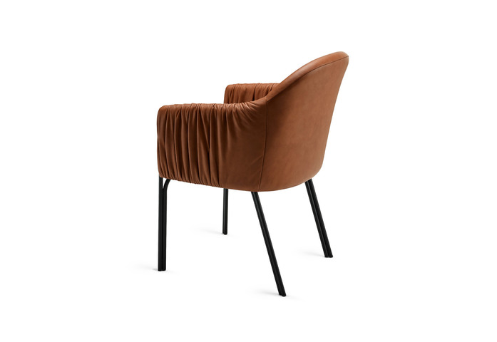 Frei Frau Celine Armchair High 02