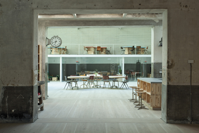 H35X400 8 M Lhs The Hub Ch Plus Qs Architects 01