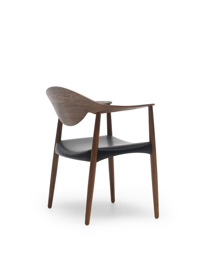 Lm92 T Walnut Black Leather Back