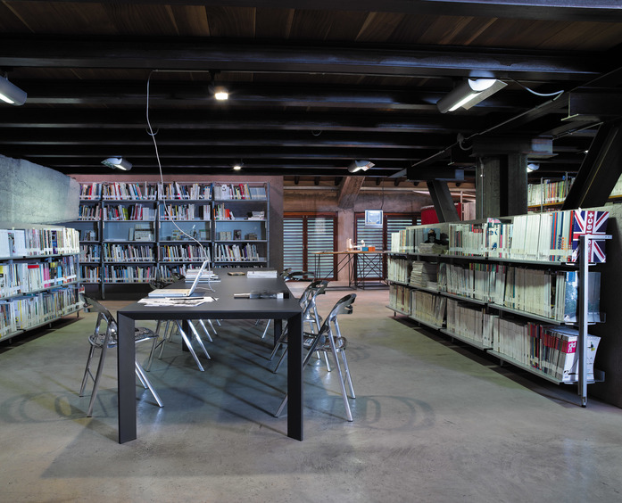 Low 12 01 Si A Arm005