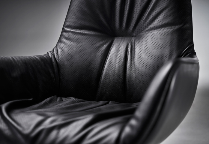 Leya Lounge Chair Fusskreuzgestell 18