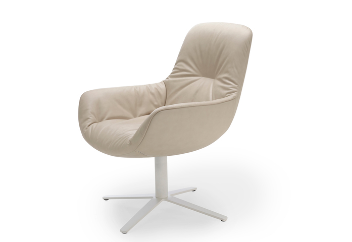 Leya Lounge Chair Fusskreuzgestell 19