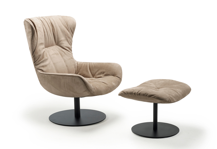 Leya Wingback Chair Tellerfuss 3