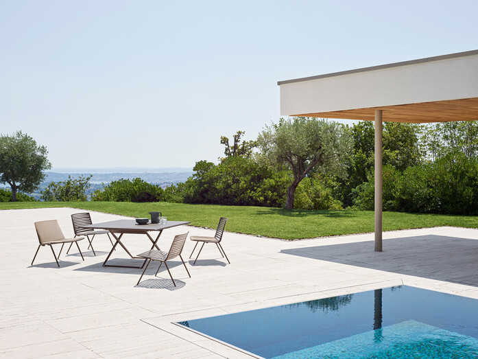 Lounge Armchairs With Up Down Table