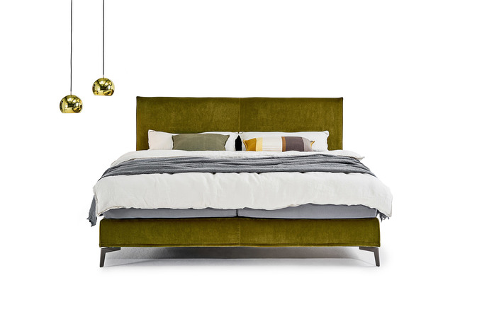 Moeller Design Slim Edition Still 3