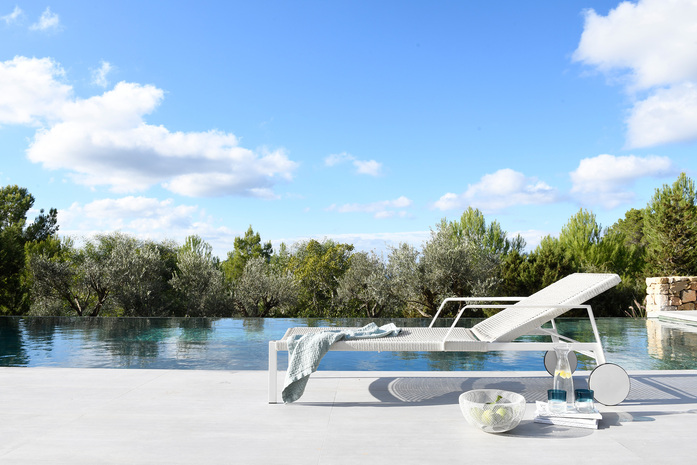 Nodi Lounger White 1