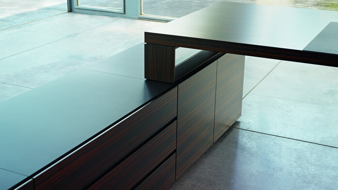 P60 Desk3