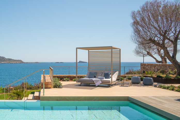 Pavilion Daybed Linen Alu