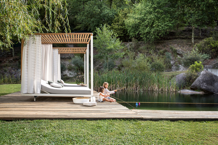 Pavilion Daybed White Teak