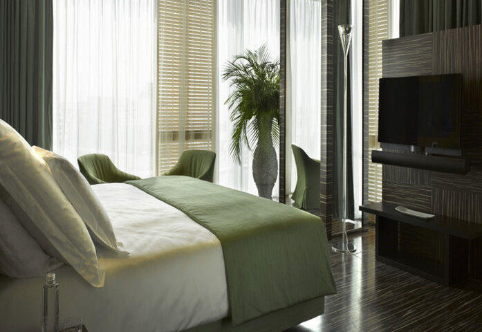 Romeo Romeo Suite 2