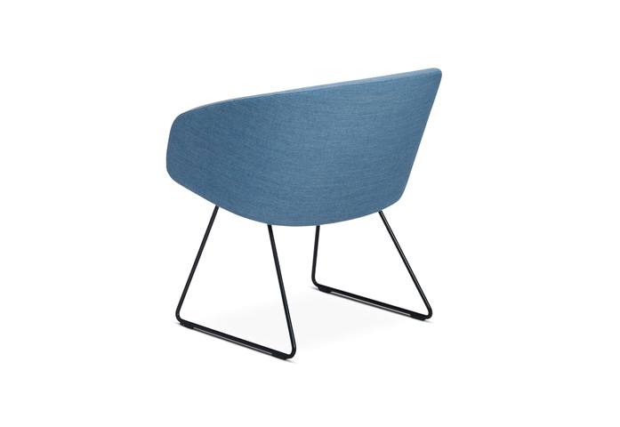 Sola Lounge Chair With Armrests And Sled Base 4