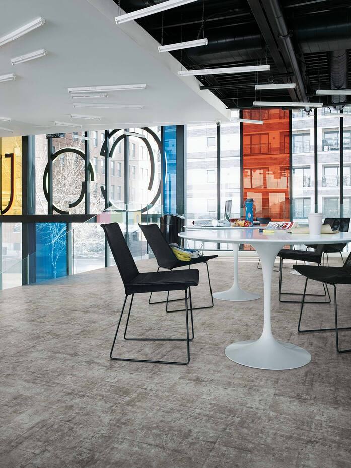 Textured Stones Emperador Gray Quarter Turn